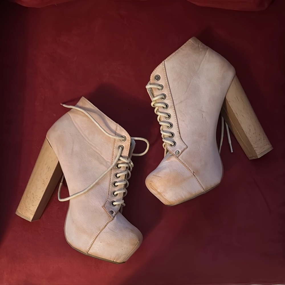 Vintage 90's vintage 7 preowned Cream Heeled Boots with Lace-Up Design